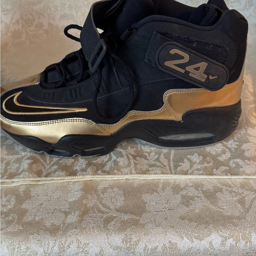 Nike Air Griffey Max 1 Black/Gold - Picture 2 of 7
